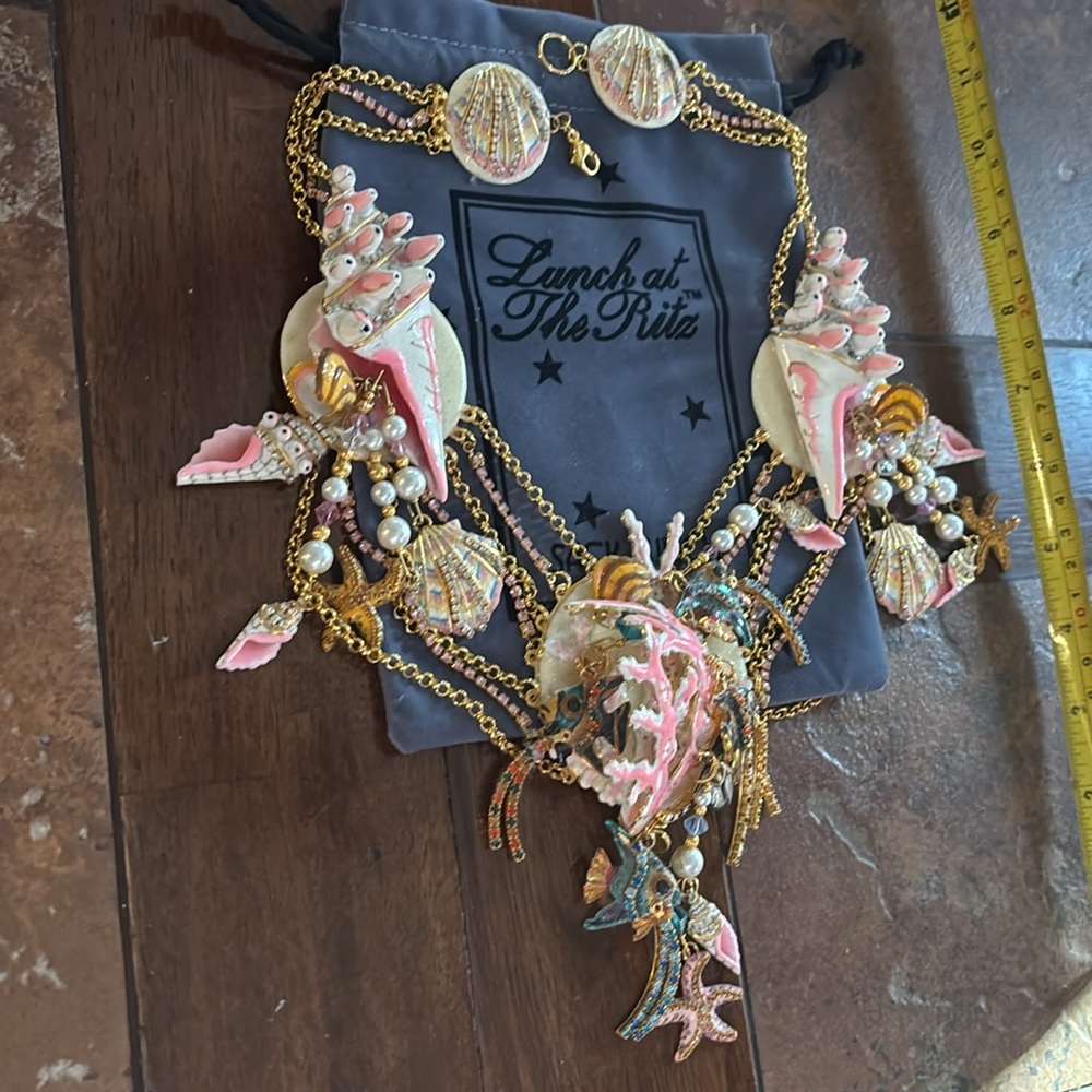 Lunch At The Ritz SEASHELL Necklace - Picture 10 of 14